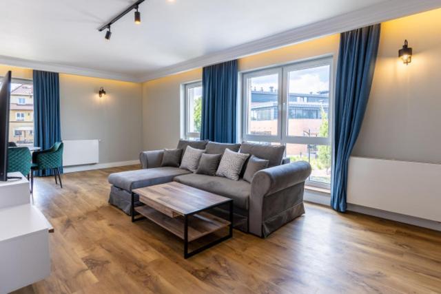Leeloo Aparthotel Człuchów Exterior foto
